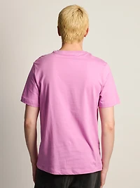NIKE SPORTSWEAR CLUB T-SHIRT- MAGENTA