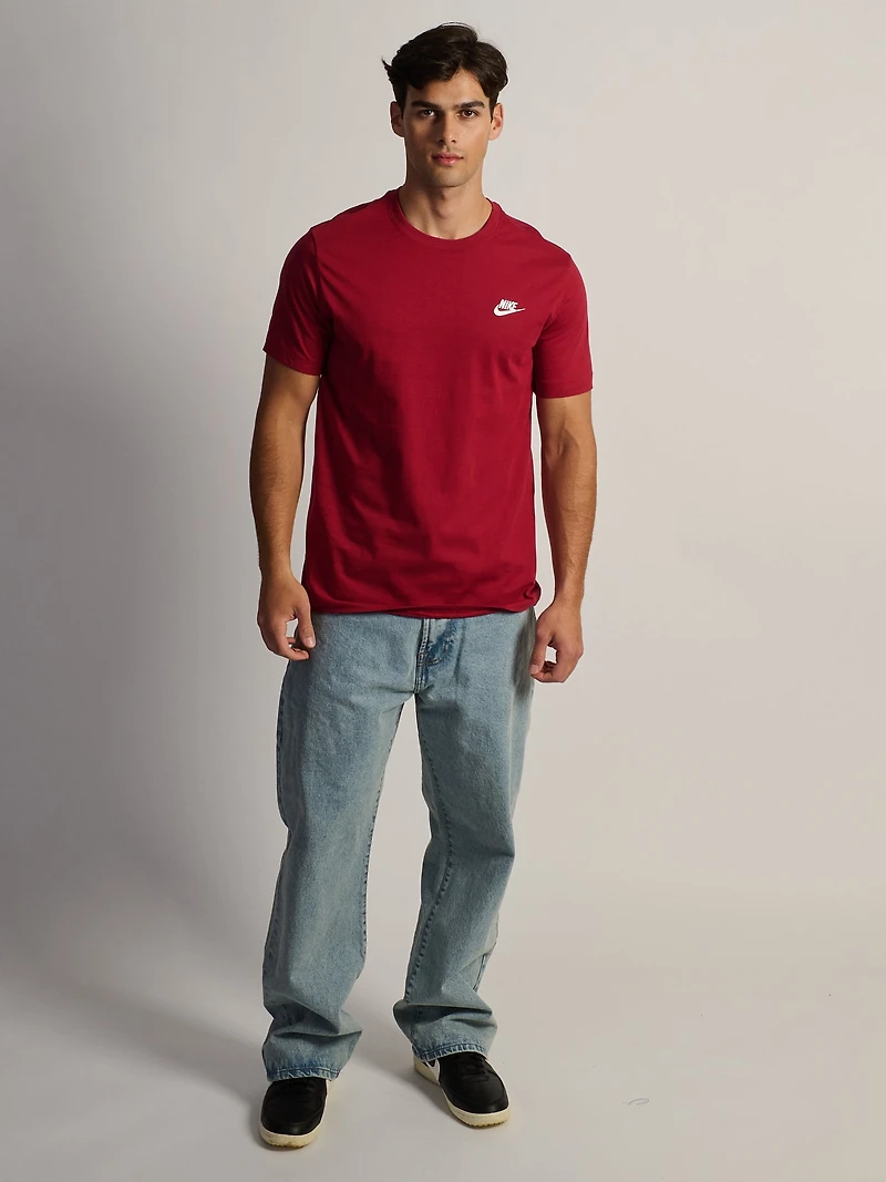 T-SHIRT NIKE SPORTSWEAR CLUB - CRIMSON