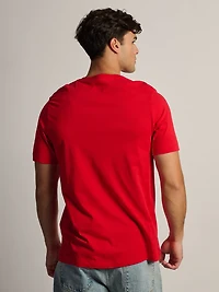 NIKE SPORTSWEAR CLUB T-SHIRT - RED