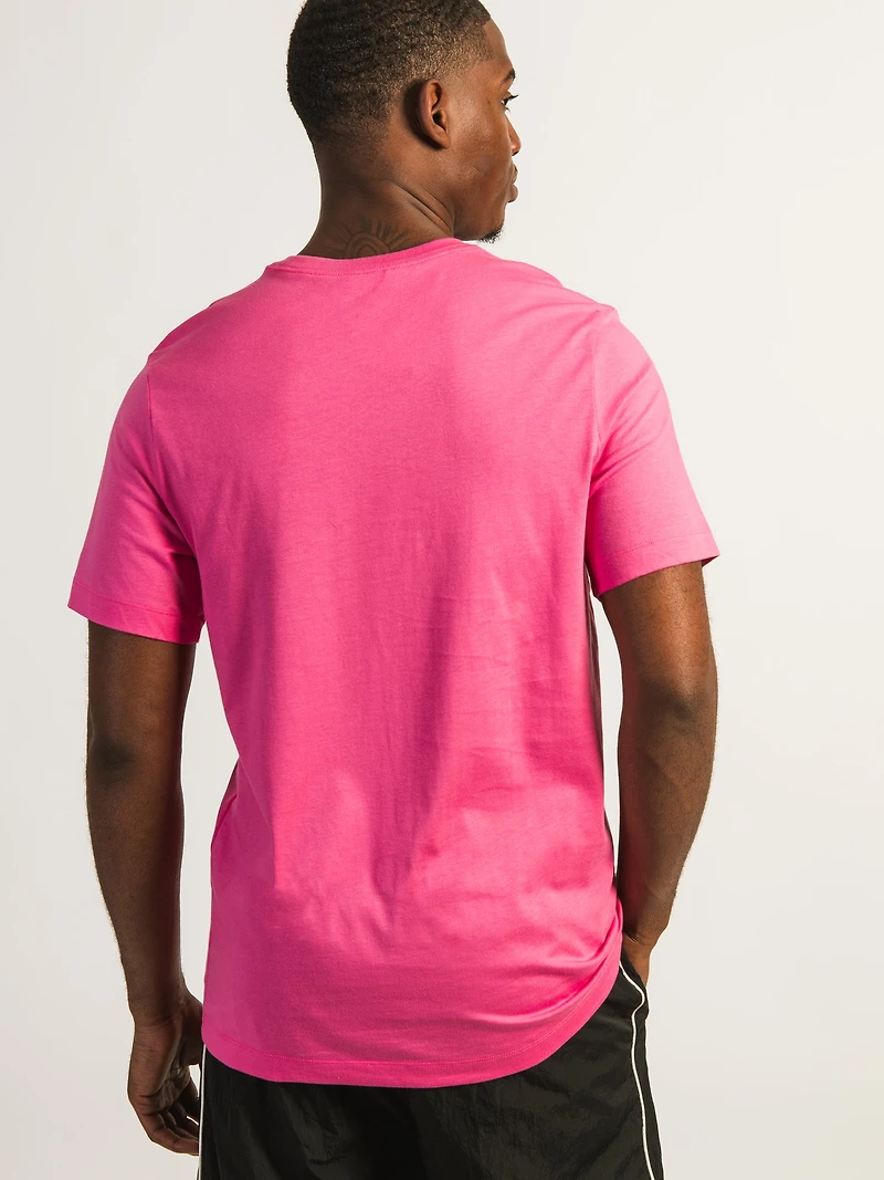 NIKE SPORTSWEAR CLUB T-SHIRT - PINK