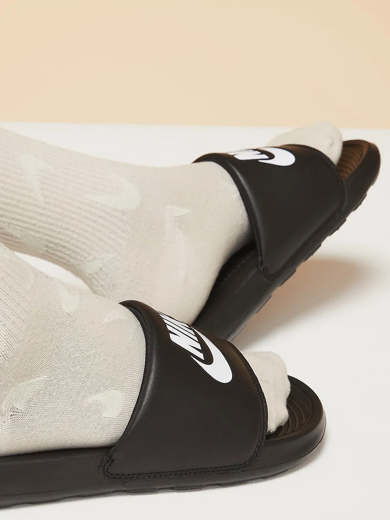 WOMENS NIKE VICTORI ONE SLIDES