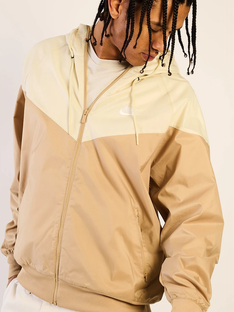VESTE À CAPUCHE NIKE WOVEN WINDRUNNER