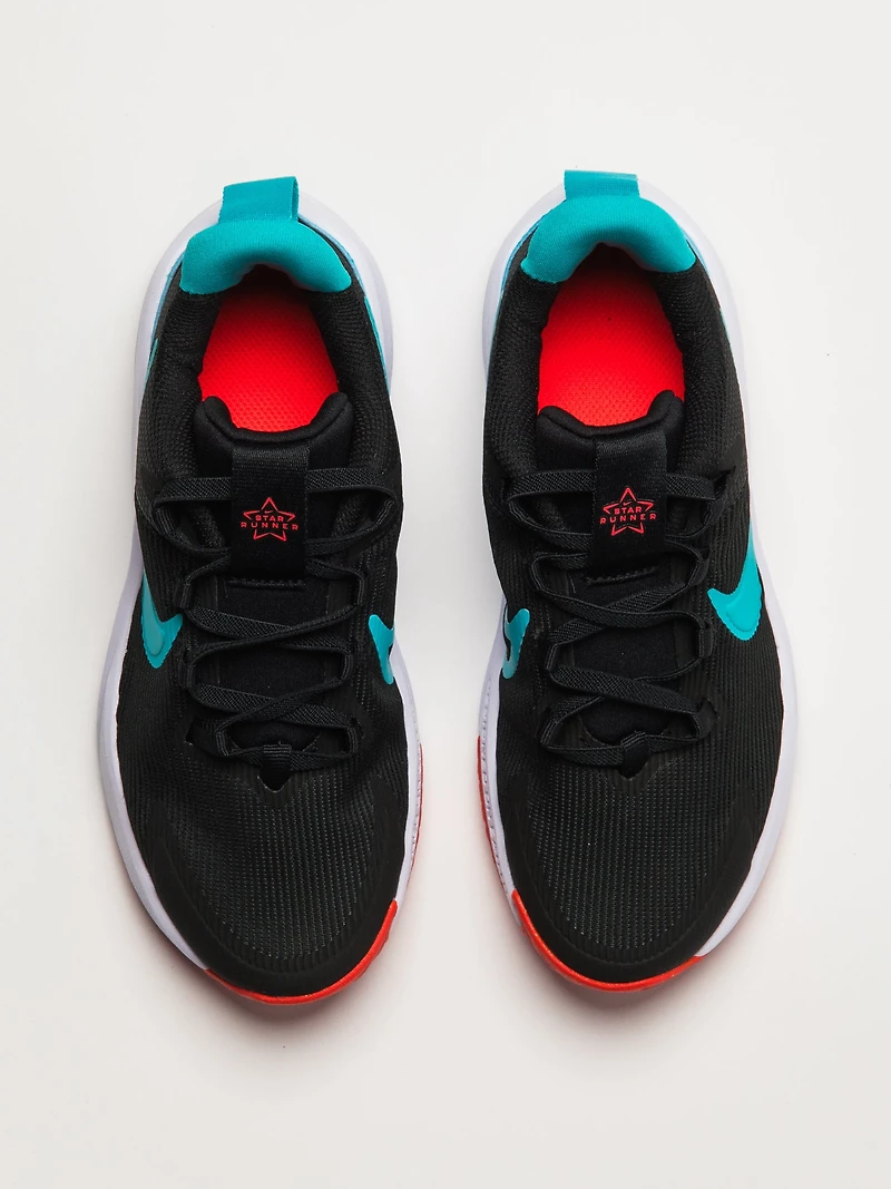 KIDS NIKE STAR RUNNER 4 SHOES - BLACK/BRIGHT CRIMSON/WHITE/DUSTY CACTU