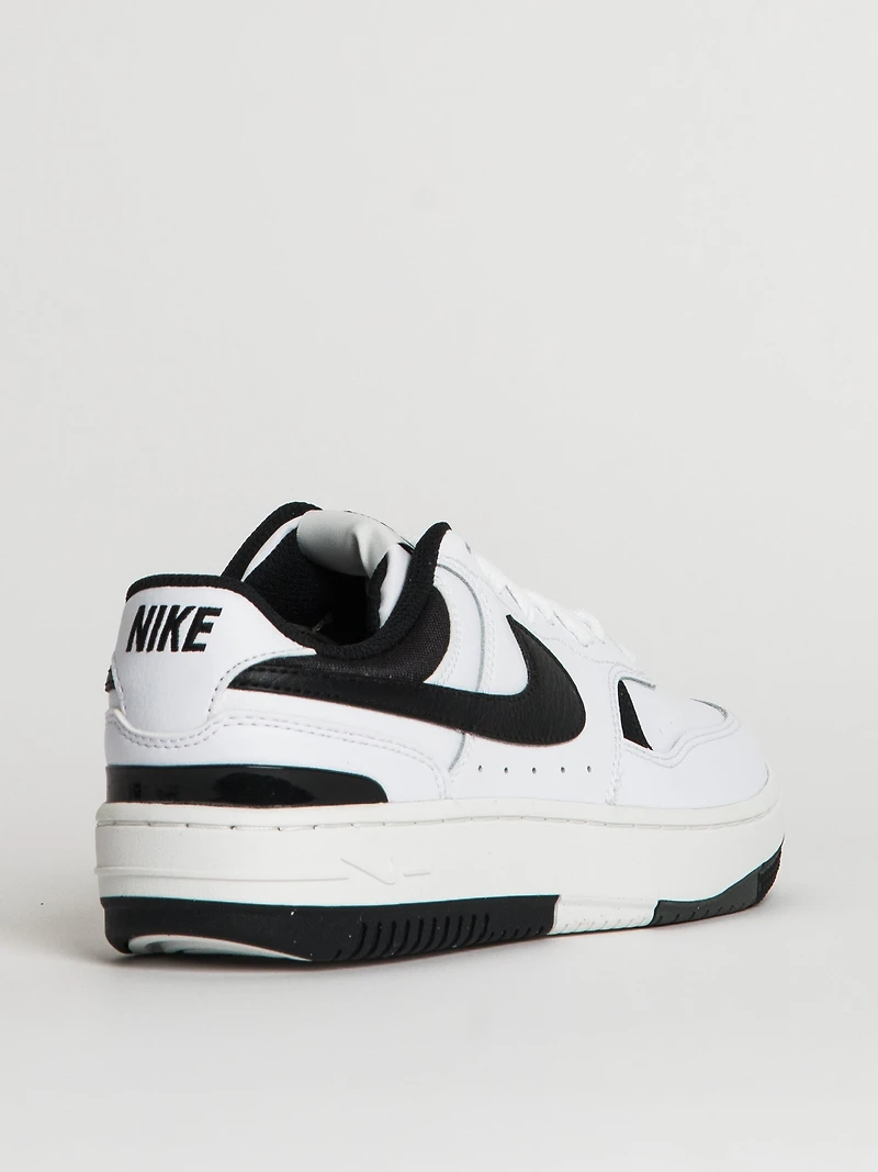 BASKETS NIKE GAMMA FORCE FEMME