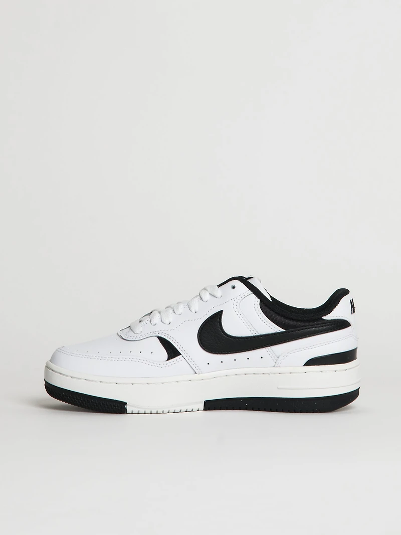 BASKETS NIKE GAMMA FORCE FEMME