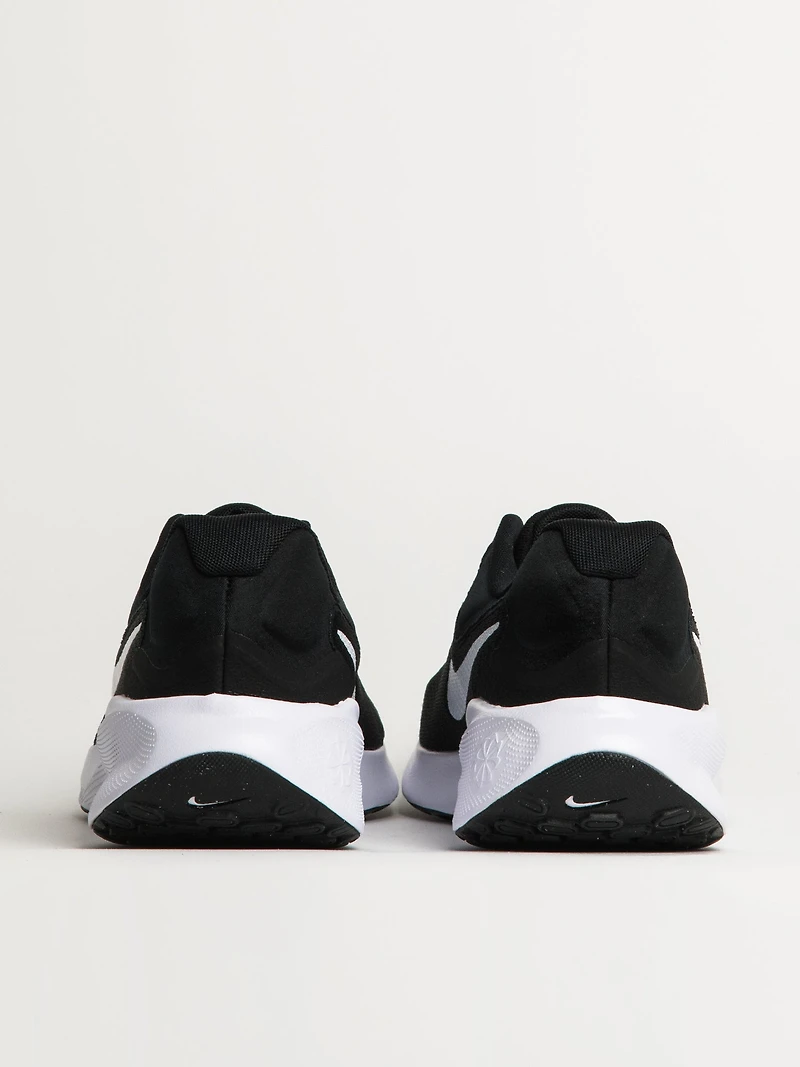 MENS NIKE REVOLUTION 7 RUNNING SHOE - BLACK/WHITE