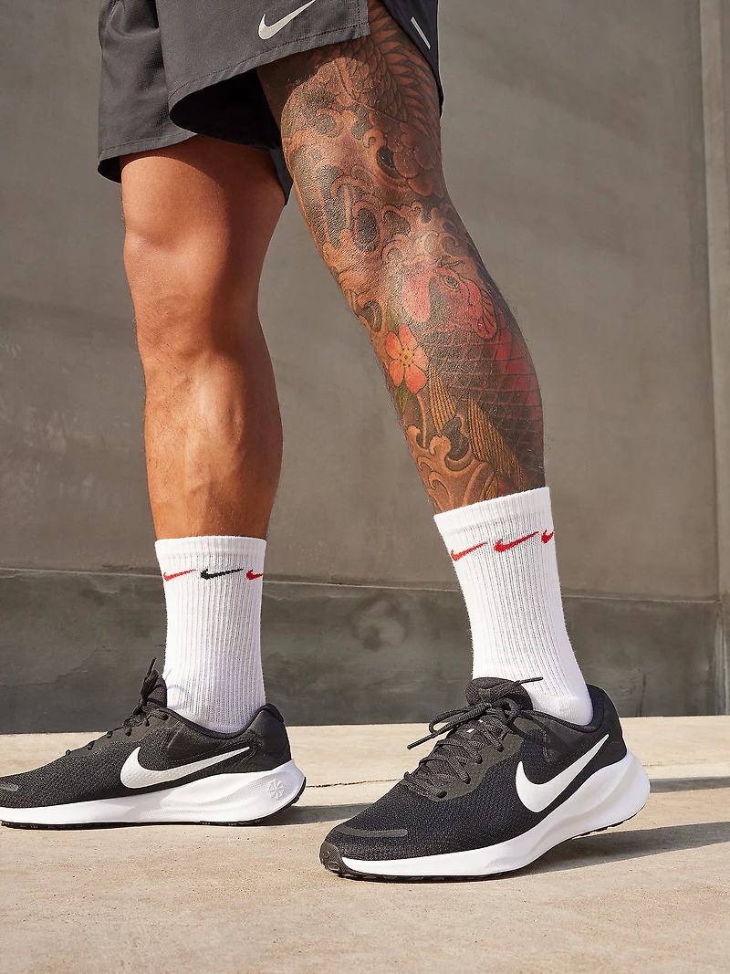 MENS NIKE REVOLUTION 7 RUNNING SHOE - BLACK/WHITE