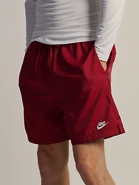 NIKE CLUB WOVEN FLOW SHORT - CRIMSON