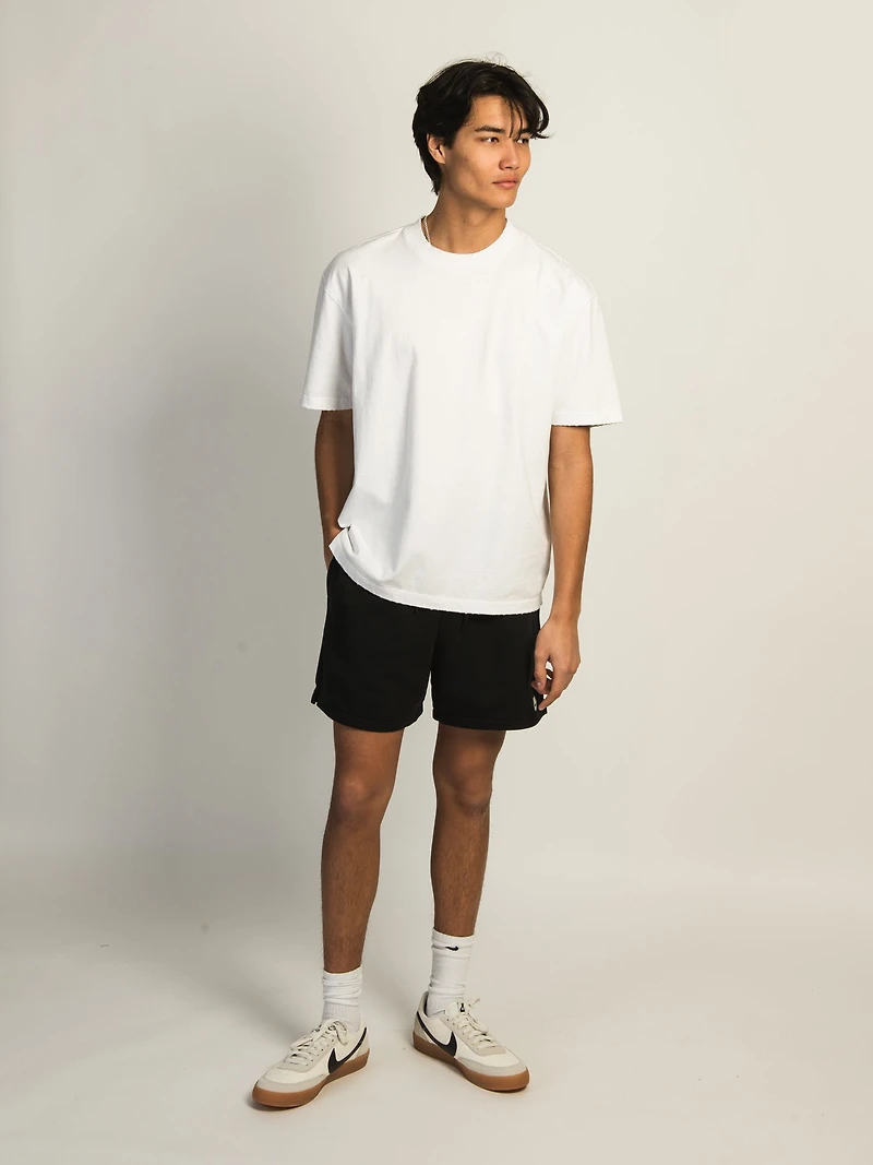 NIKE CLUB FLOW SHORT - BLACK
