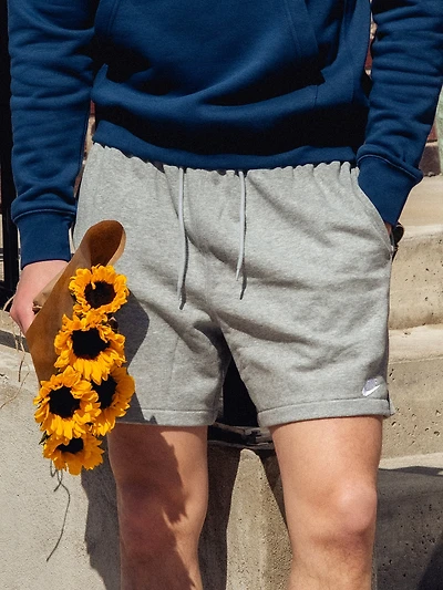 SHORT NIKE CLUB FLOW - GRIS CHINÉ
