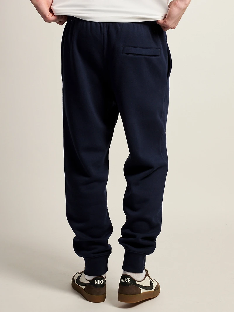 NIKE CLUB JOGGERS - OBSIDIAN