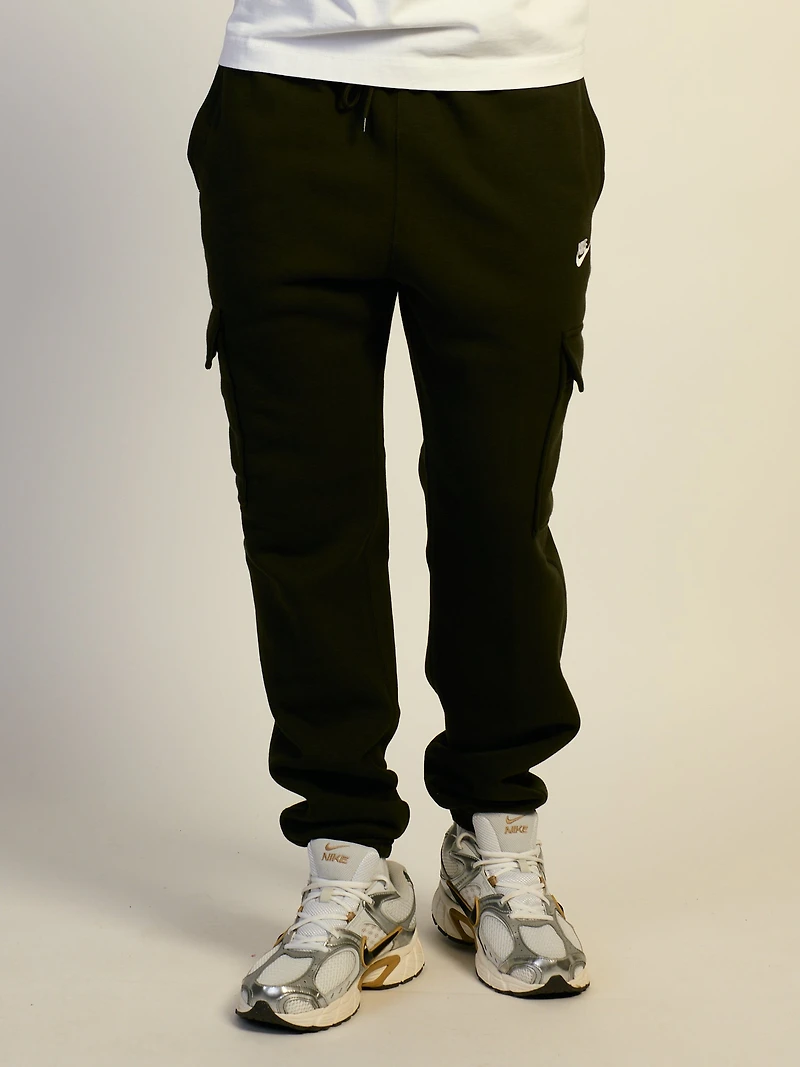 NIKE SPORTSWEAR CLUB CARGO PANT - SEQUOIA