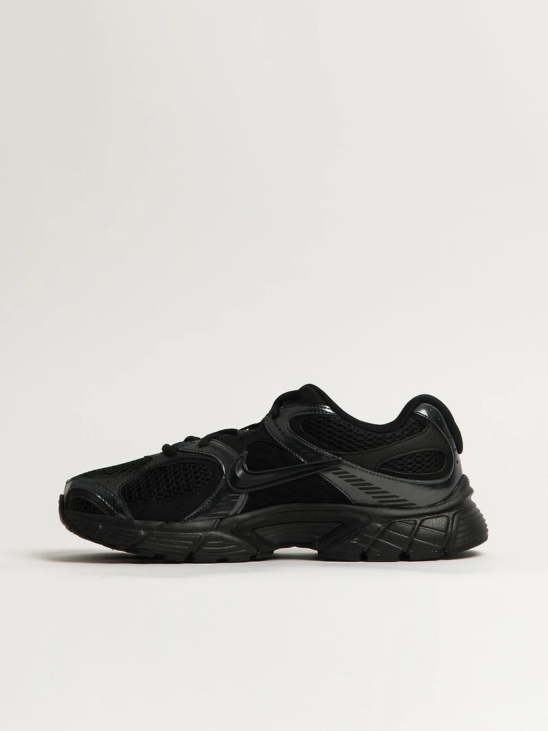 NIKE V5 RNR SNEAKER - BLACK