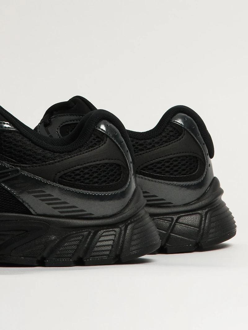 NIKE V5 RNR SNEAKER - BLACK