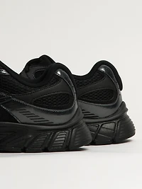 NIKE V5 RNR SNEAKER - BLACK