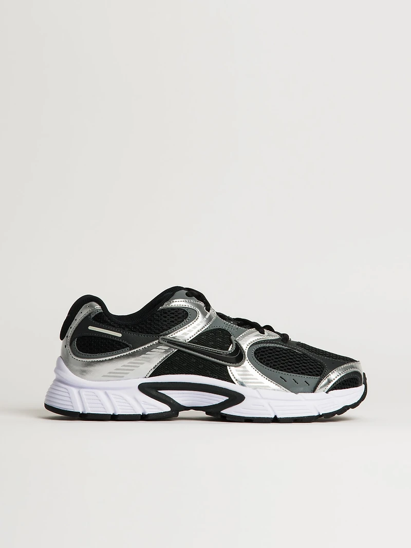 MENS NIKE V5 RNR SNEAKER - BLACK