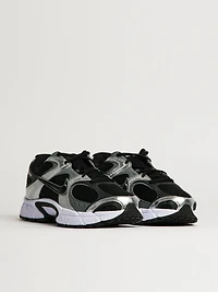 MENS NIKE V5 RNR SNEAKER - BLACK