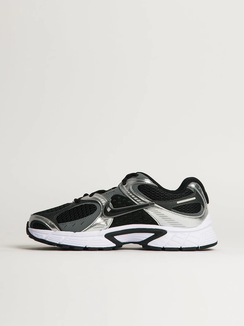 MENS NIKE V5 RNR SNEAKER - BLACK