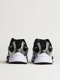 MENS NIKE V5 RNR SNEAKER - BLACK