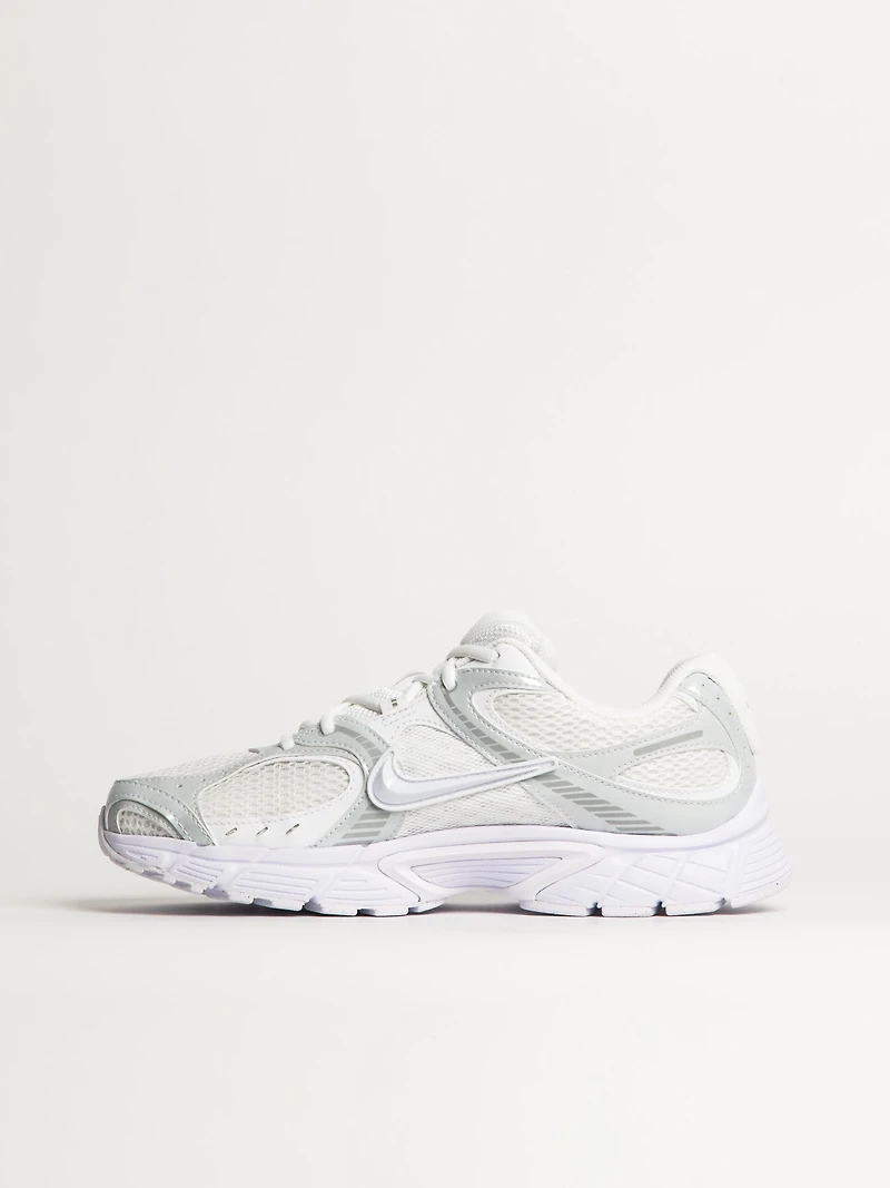 MENS NIKE V5 RNR SNEAKER