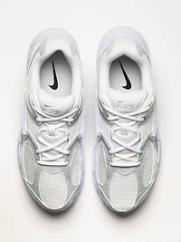 MENS NIKE V5 RNR SNEAKER
