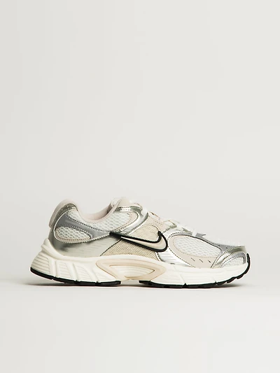 WOMENS NIKE V5 RNR SNEAKER - SUMMIT WHITE