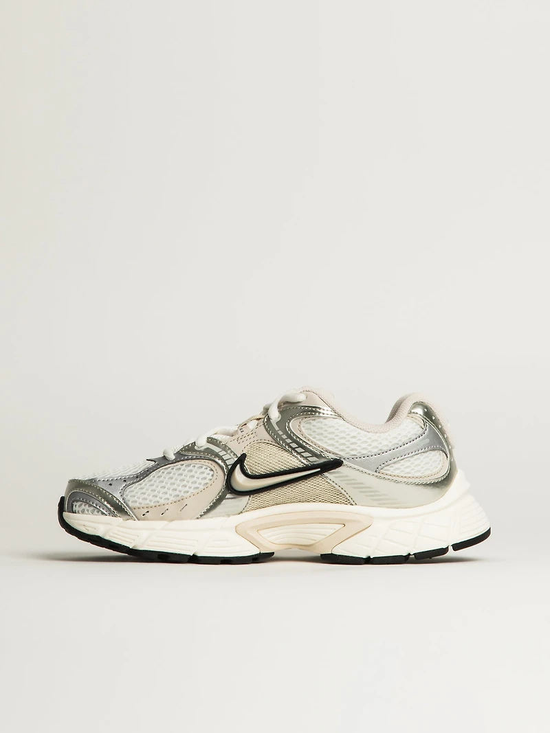 NIKE V5 RNR SNEAKER FEMME – BLANC SUMMIT