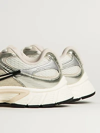 NIKE V5 RNR SNEAKER FEMME – BLANC SUMMIT