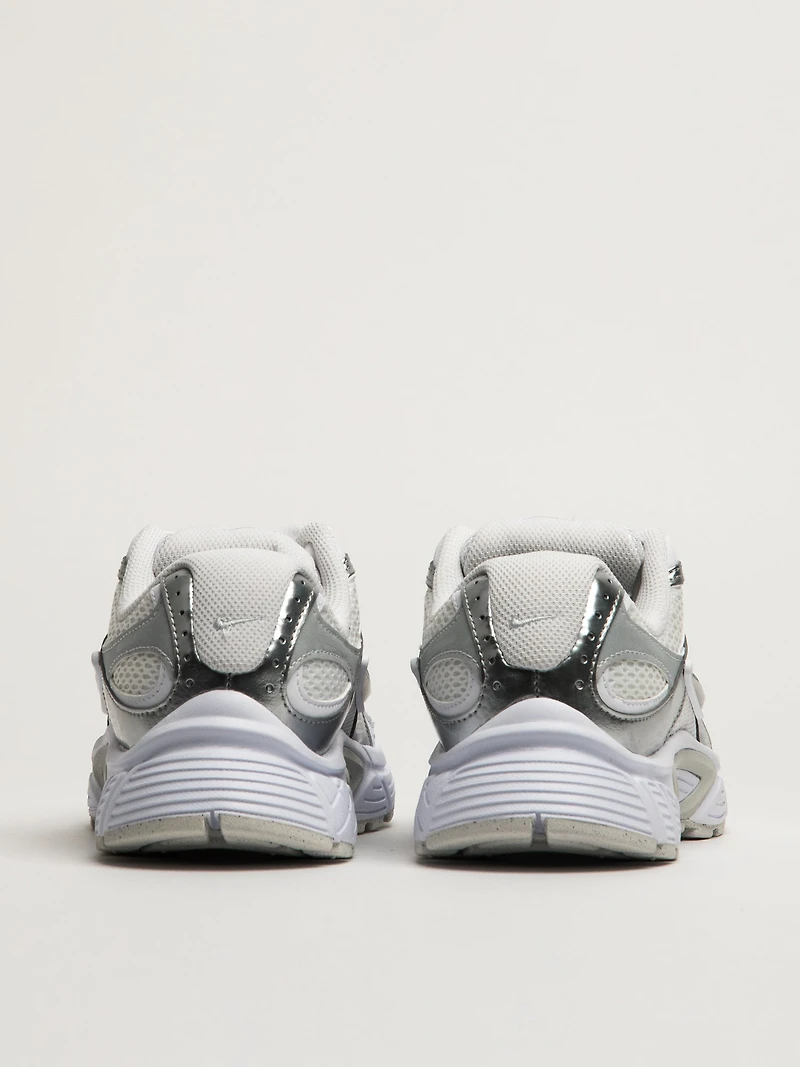 WOMENS NIKE V5 RNR SNEAKER - WHITE/SILVER