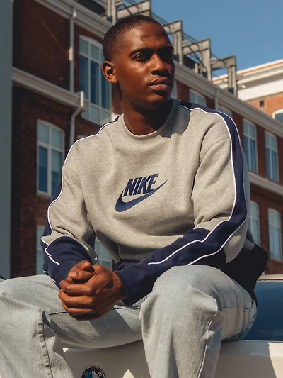 NIKE CLUB BRUSHED FLEECE CREWNECK SWEATER