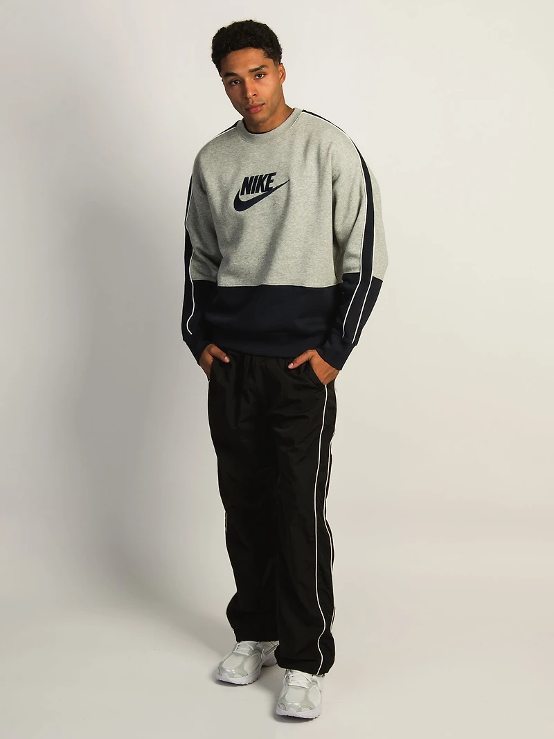 NIKE CLUB BRUSHED FLEECE CREWNECK SWEATER