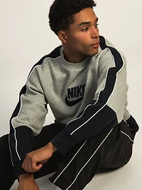 NIKE CLUB BRUSHED FLEECE CREWNECK SWEATER