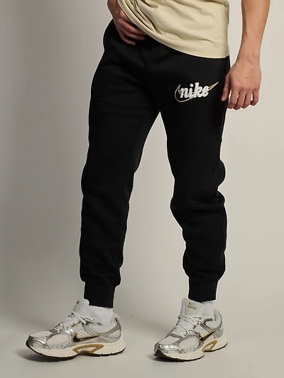NIKE CLUB CHENILLE JOGGER - BLACK