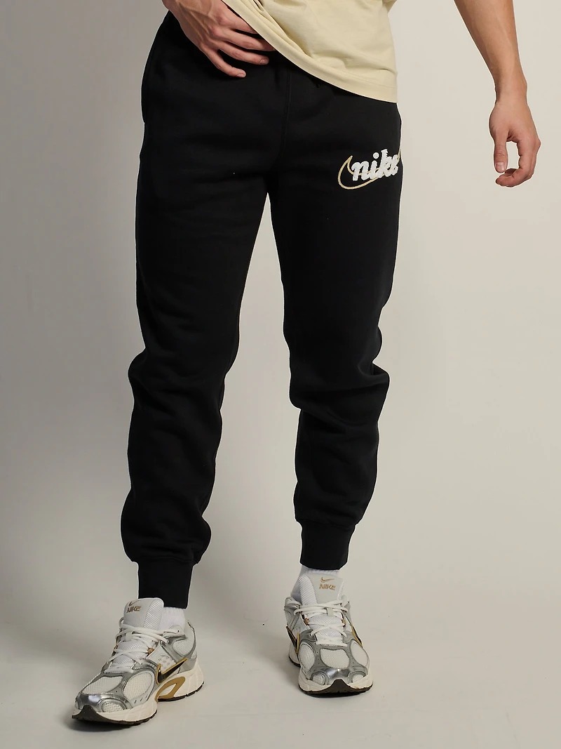 NIKE CLUB CHENILLE JOGGER - BLACK