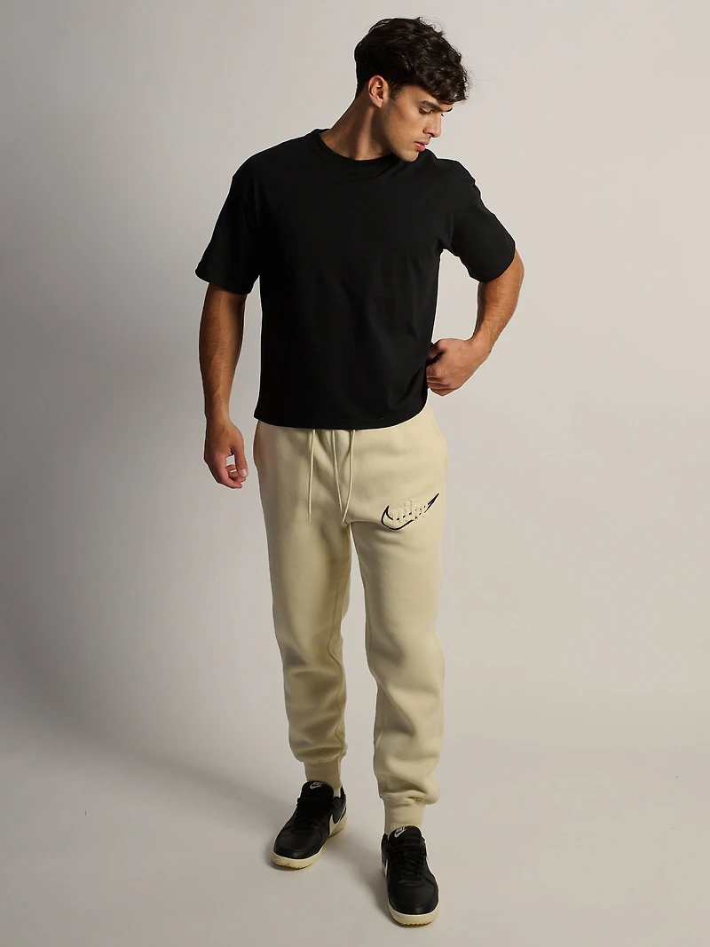 NIKE CLUB CHENILLE JOGGER - LIGHT KHAKI