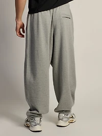 NIKE OVERSIZED FLEECE PANT