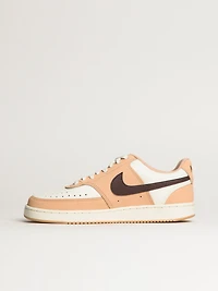 BASKETS BASSES NIKE COURT VISION POUR FEMMES - BEIGE