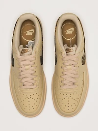 NIKE COURT VISION SE SNEAKER - CREAM