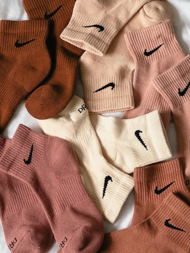 NIKE EVERYDAY PLUS CUSHION 6 PACKS