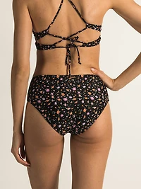 LE BAS TAILLE HAUTE DE LA ROMANCE