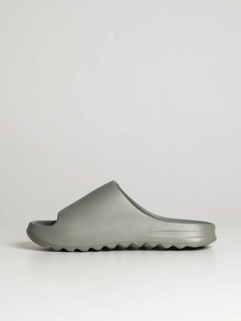 SQUISHYY SCOUT & TRAIL POUR HOMMES