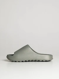 SQUISHYY SCOUT & TRAIL POUR HOMMES