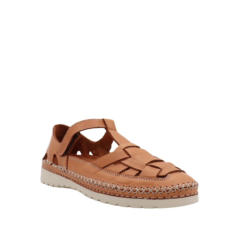 Chaussure Lucia – Cuir Ajouré & Style Artisanal