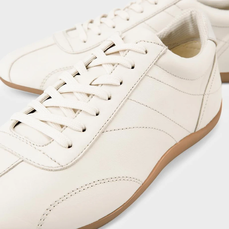 Hollie – La sportive stylé