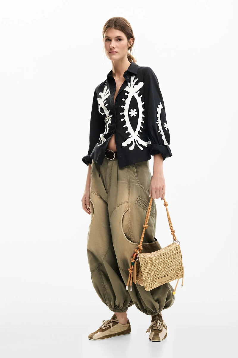 26SAXO03 - Sac à rabat en raphia charms