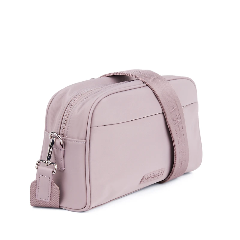 Dahlia – A minimalist and modern shoulder bag