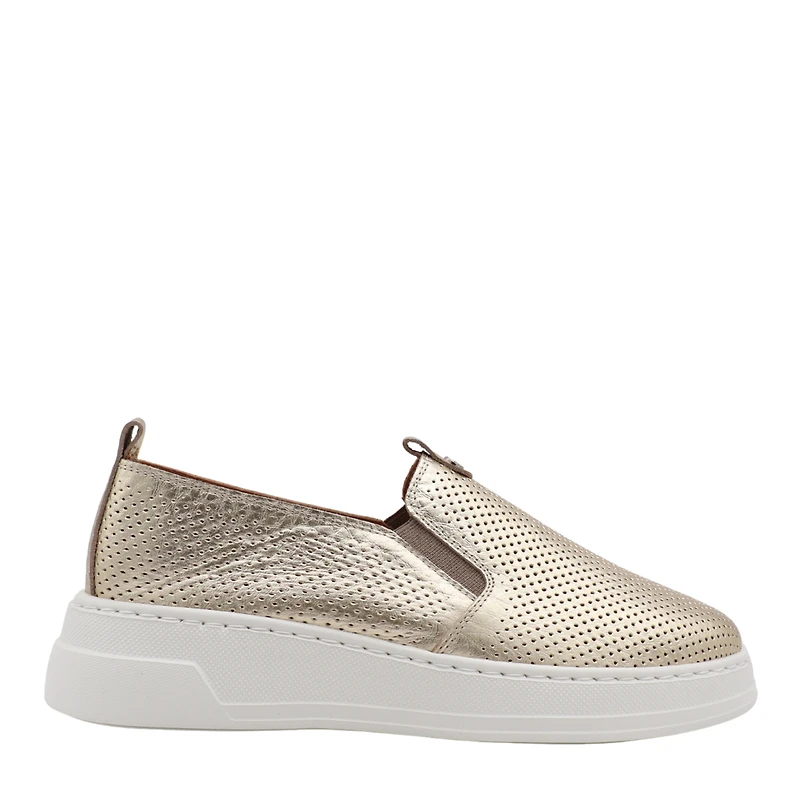 MIKA – Le flâneur sport chic en cuir perforé