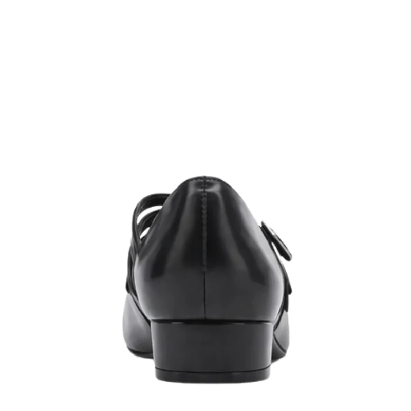 Simone - L’élégance glossy au cœur de la tendance