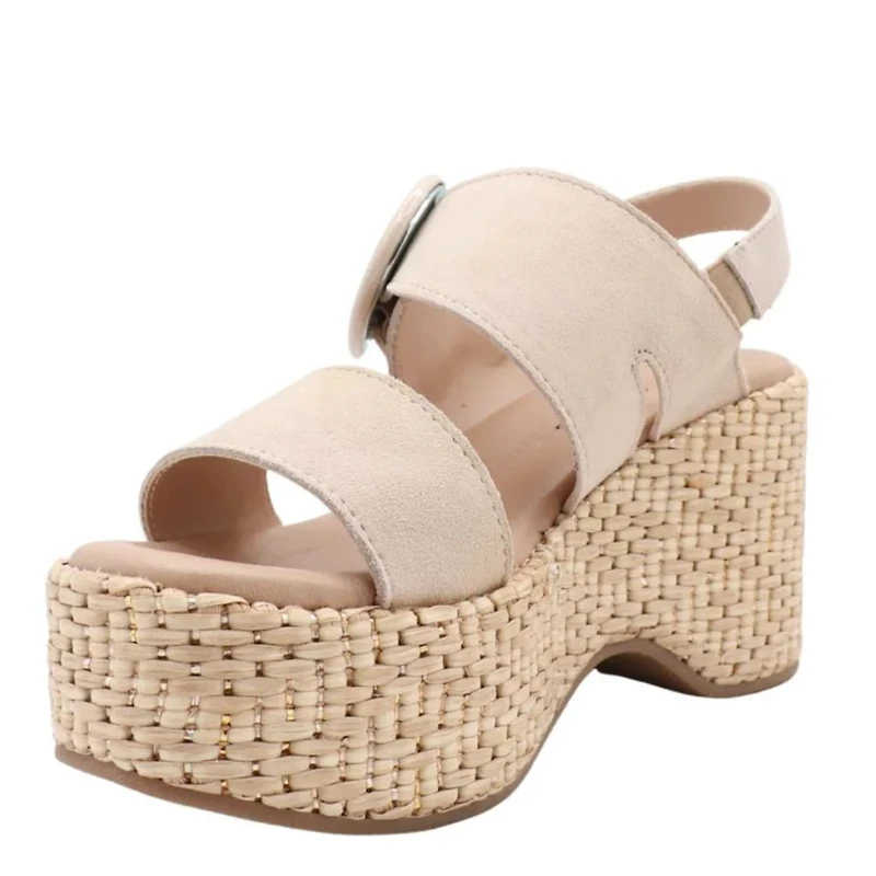 Planeta - The platform sandal with a natural vibe and bold look