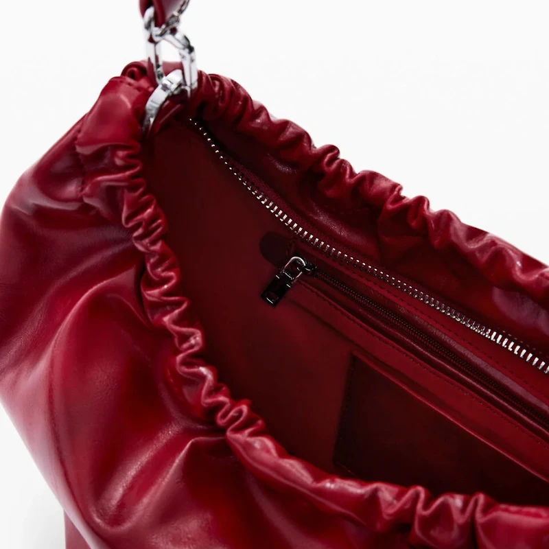 26SAXP28 - Le sac à main audacieux